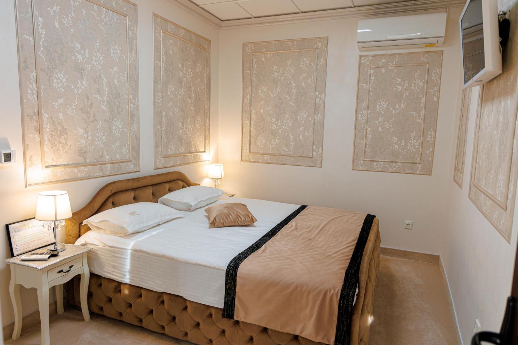 Pensiunea Infinity Targu Jiu Exterior photo